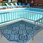 Hotel Kemalbutik 2*